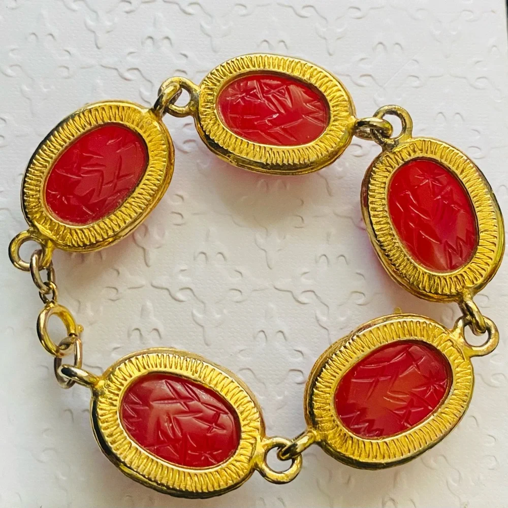 Vintage Red Czech Glass Egyptian Scarab‎ bracelet beetle MCM costume jewelry